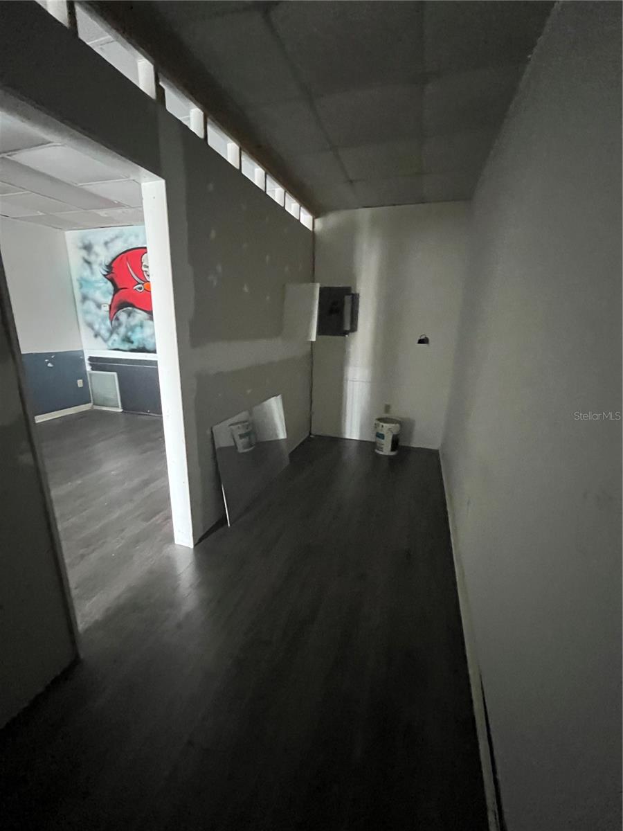 LIN LAN TERRACE - Commercial Lease