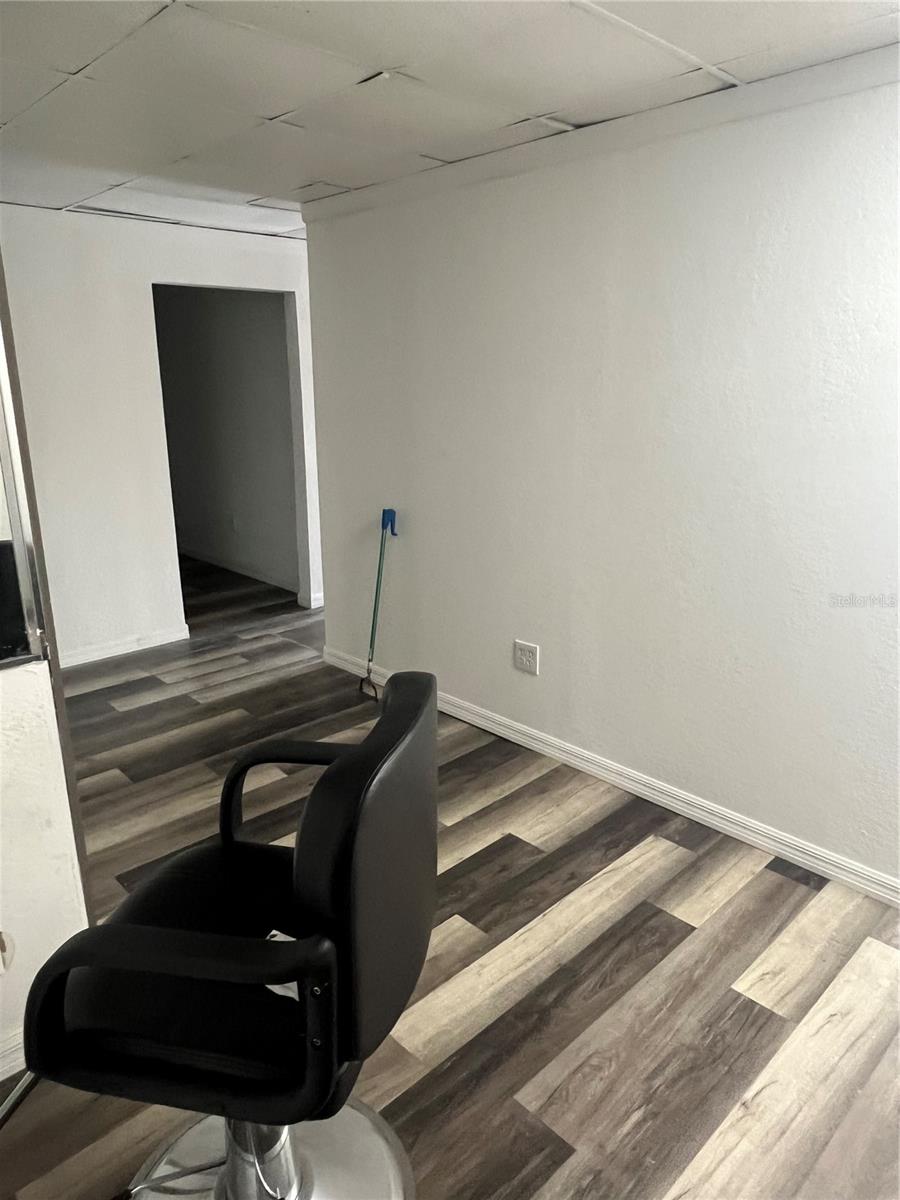 LIN LAN TERRACE - Commercial Lease