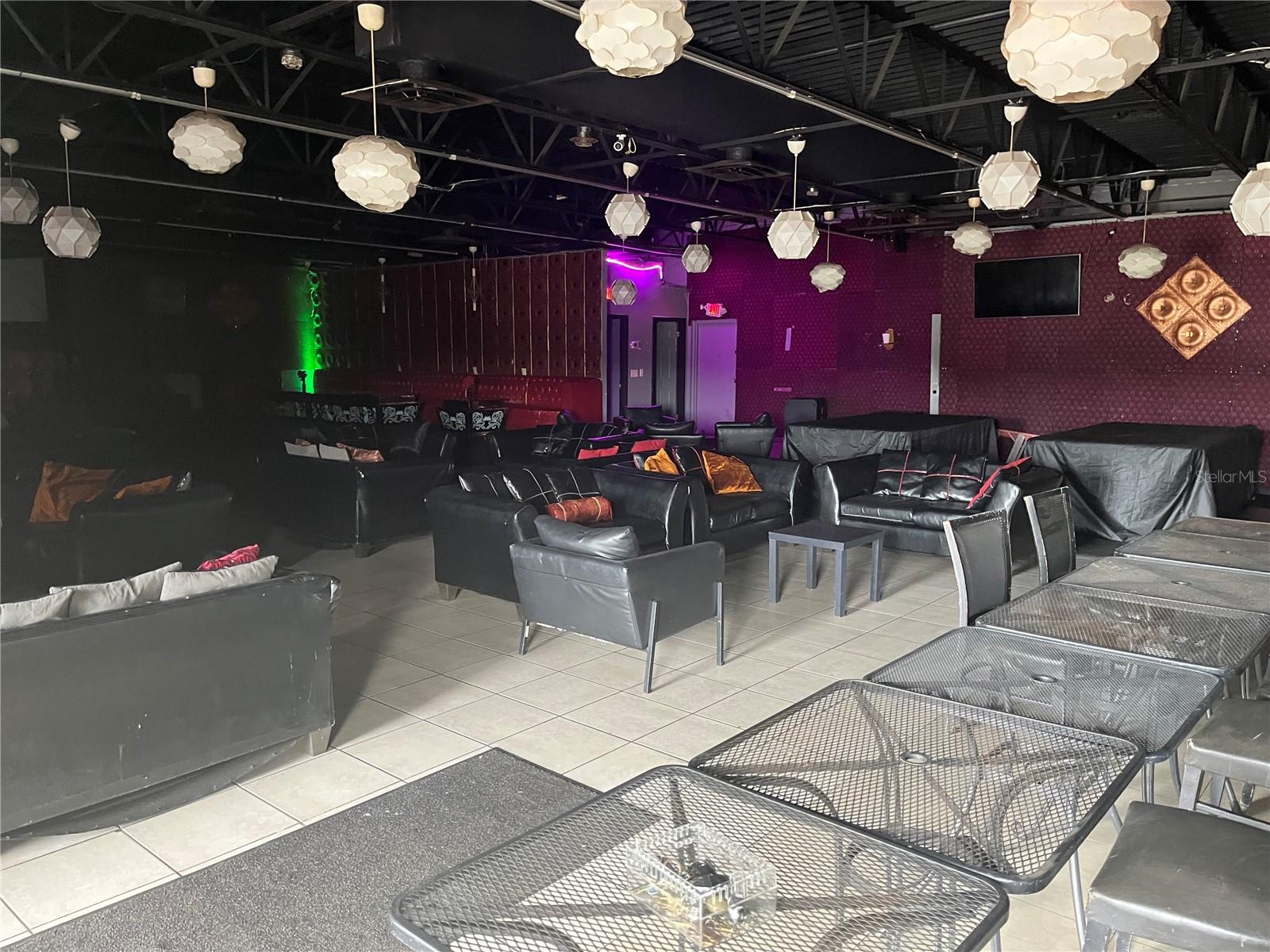 LIN LAN TERRACE - Commercial Lease