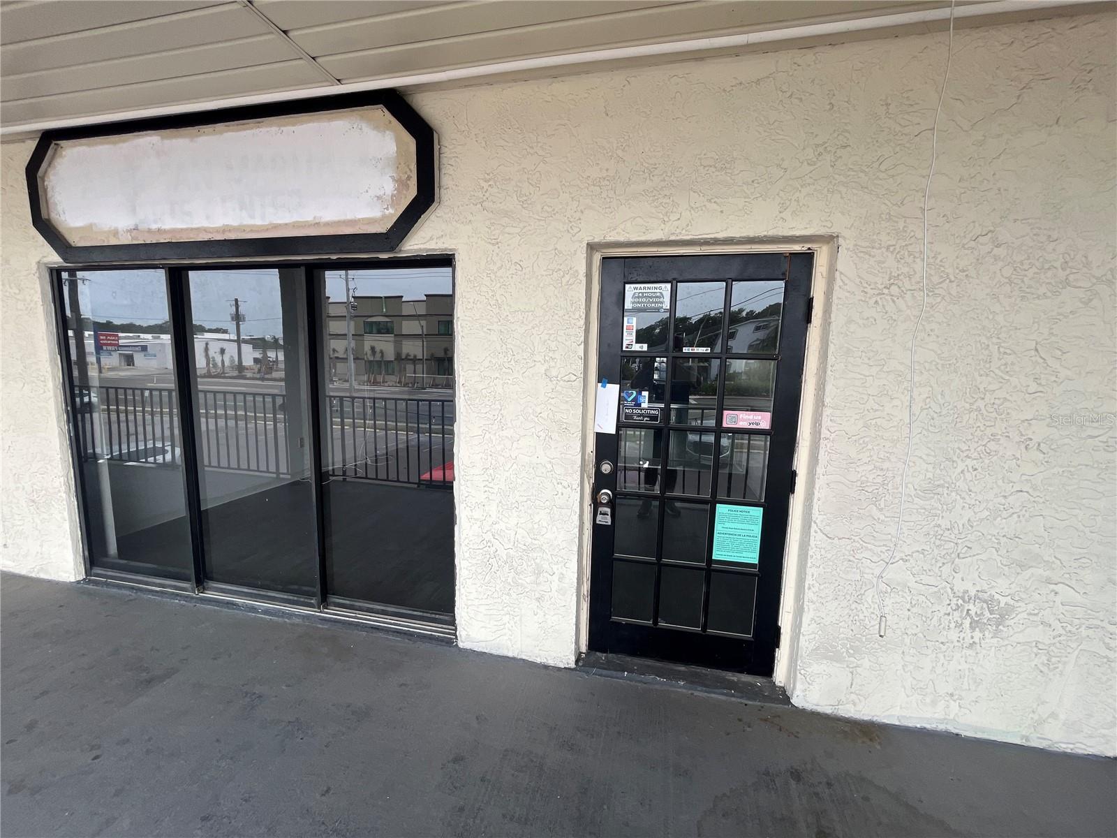 LIN LAN TERRACE - Commercial Lease