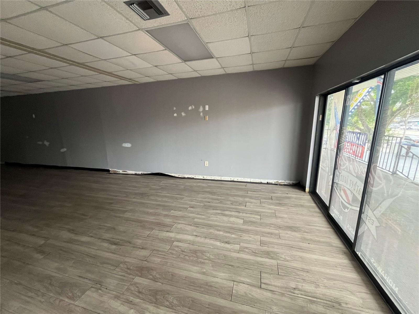LIN LAN TERRACE - Commercial Lease