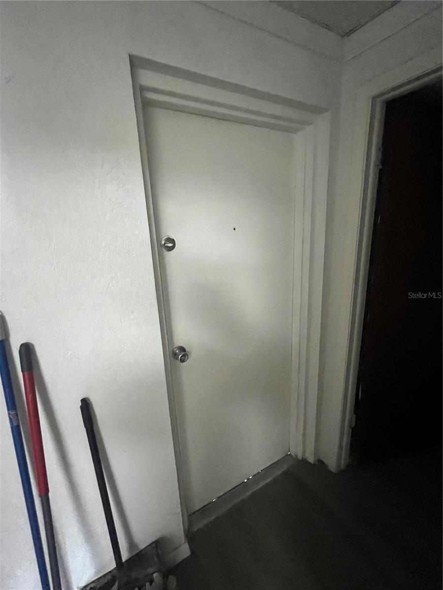 LIN LAN TERRACE - Commercial Lease