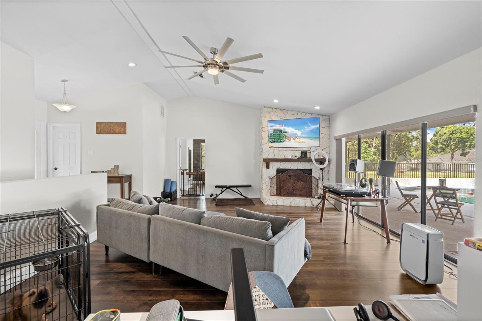 SPRING HILL - Residential