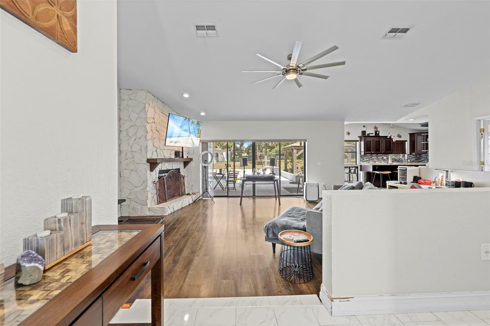 SPRING HILL - Residential