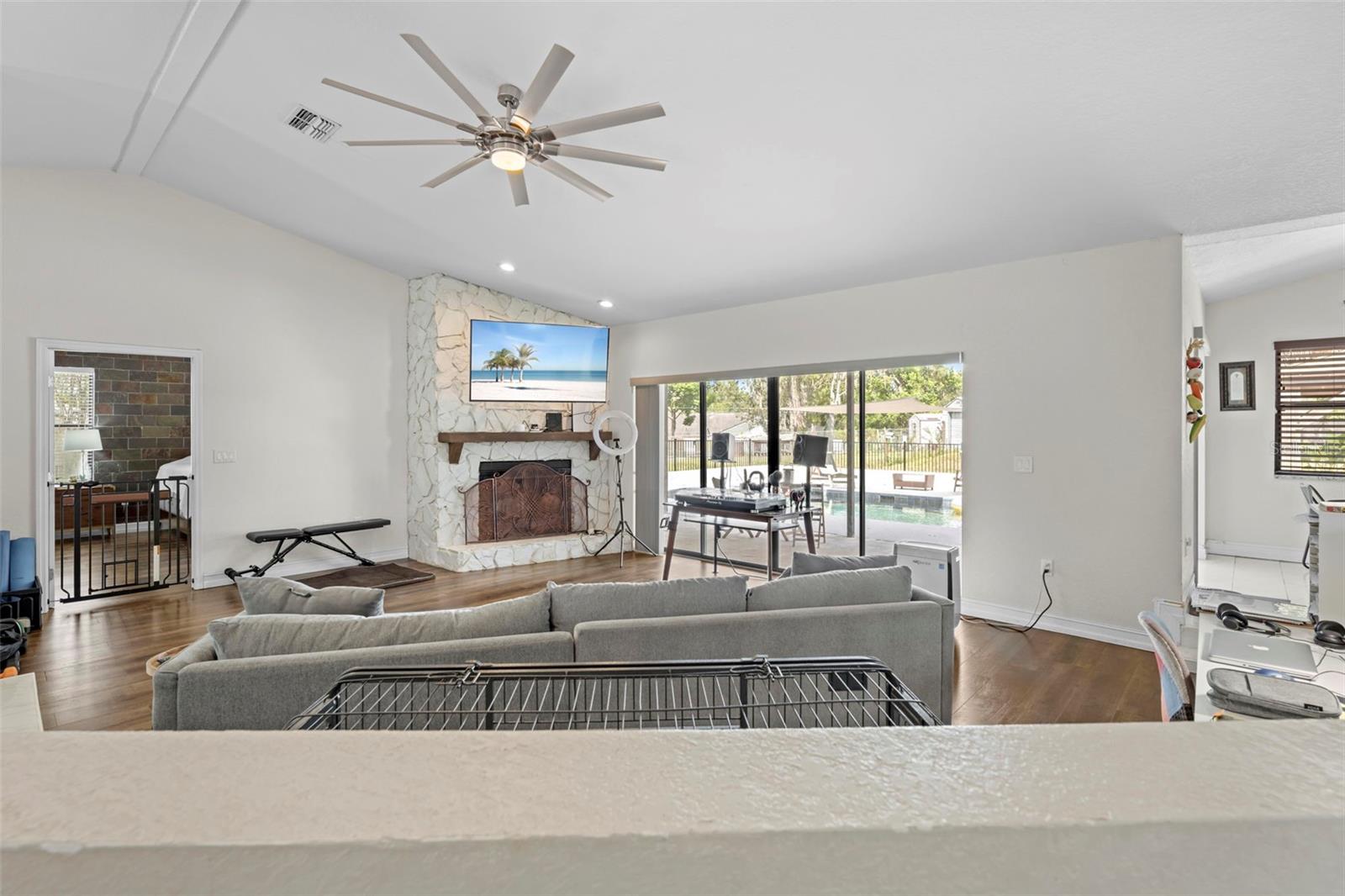 SPRING HILL - Residential