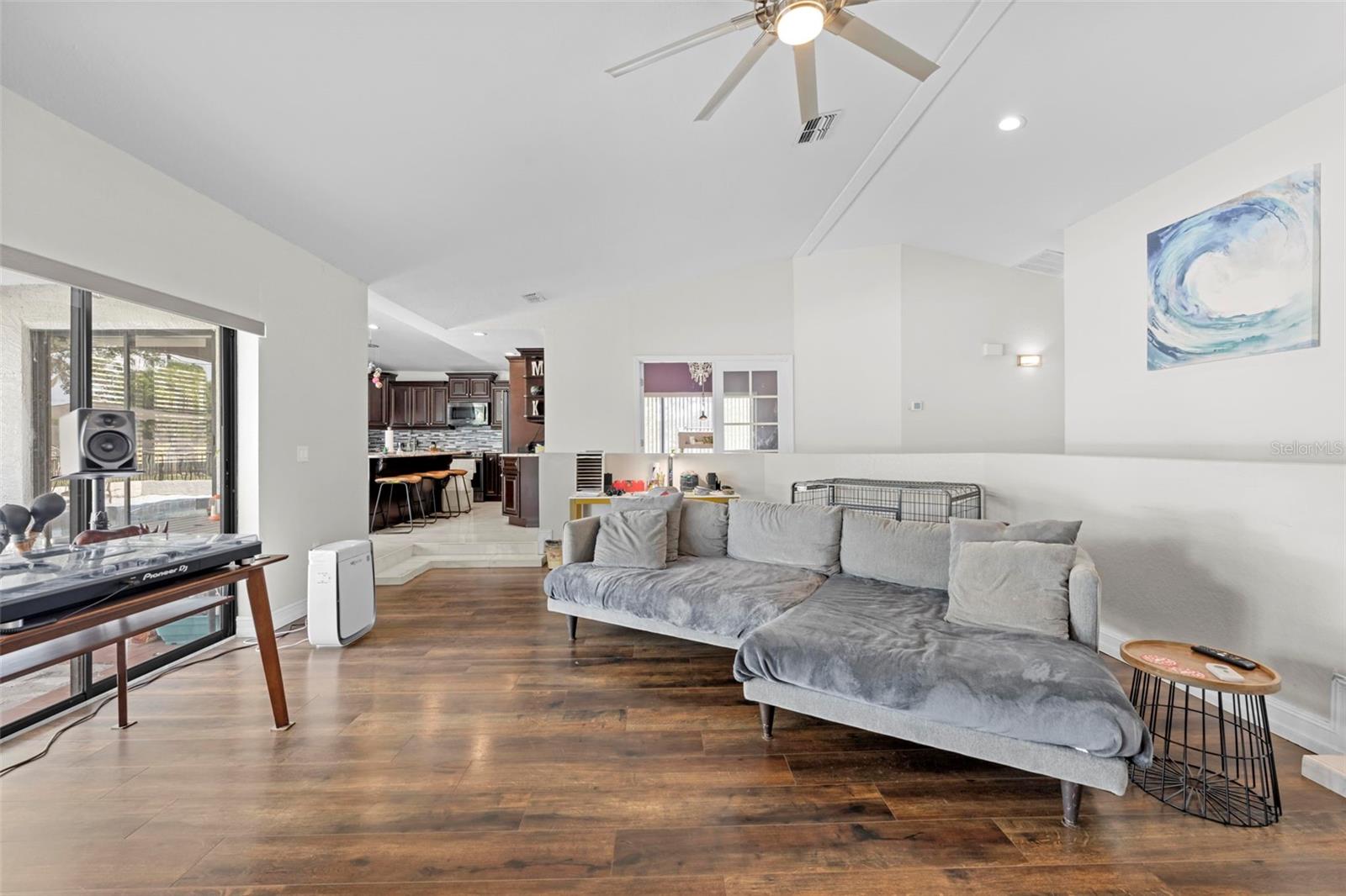 SPRING HILL - Residential