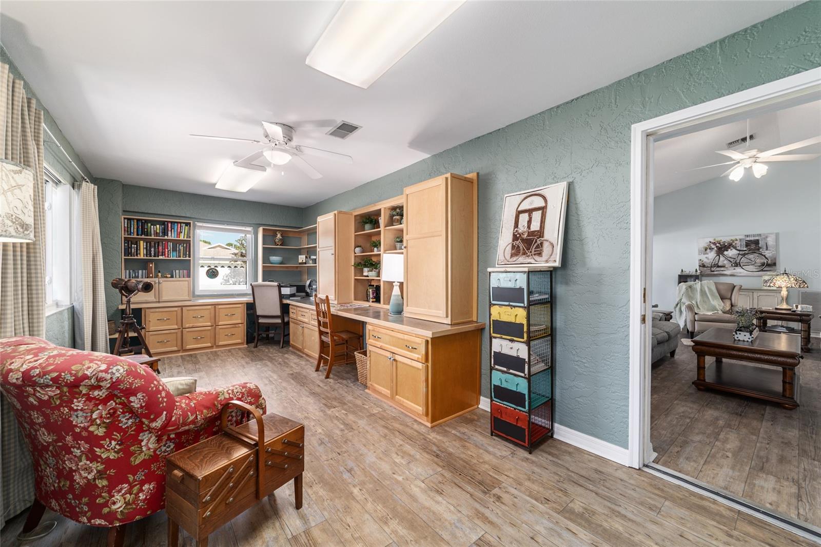 ON TOP OF THE WORLD - Residential