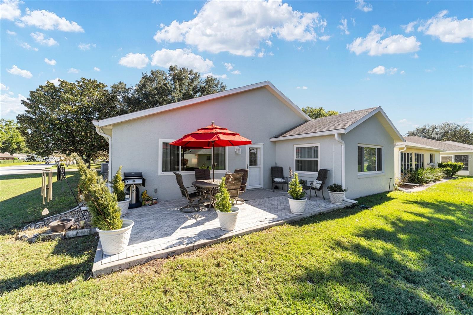 ON TOP OF THE WORLD - Residential