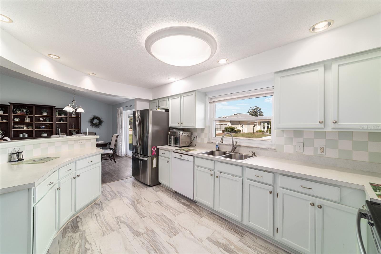 ON TOP OF THE WORLD - Residential