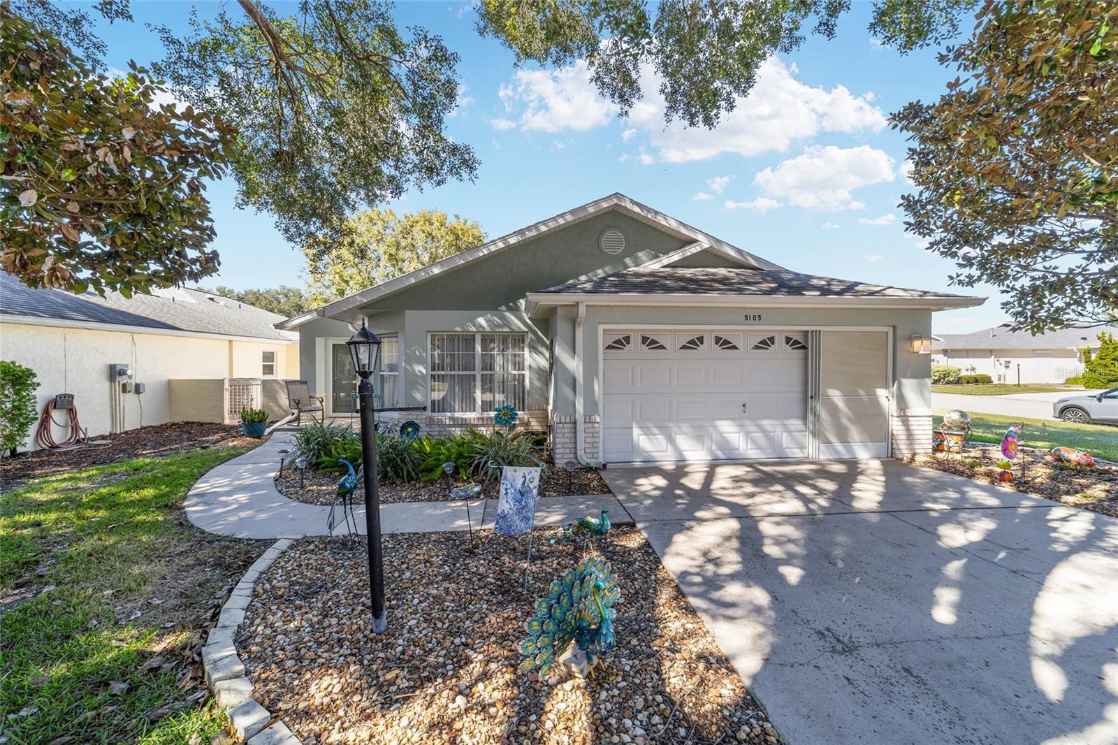 ON TOP OF THE WORLD - Residential