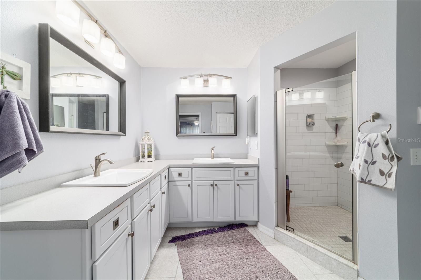 ON TOP OF THE WORLD - Residential