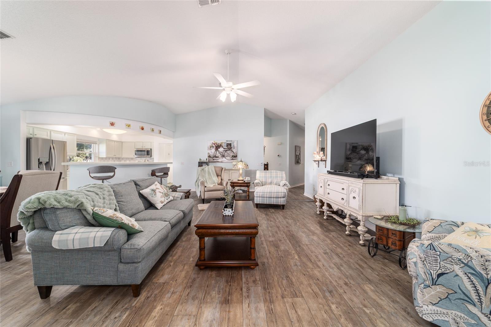 ON TOP OF THE WORLD - Residential