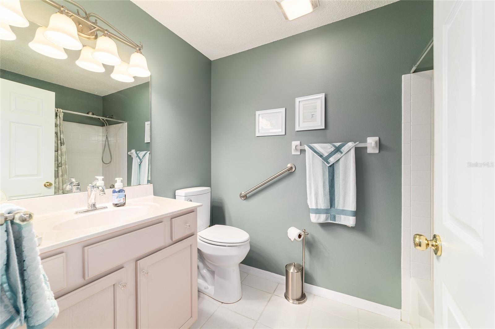 ON TOP OF THE WORLD - Residential