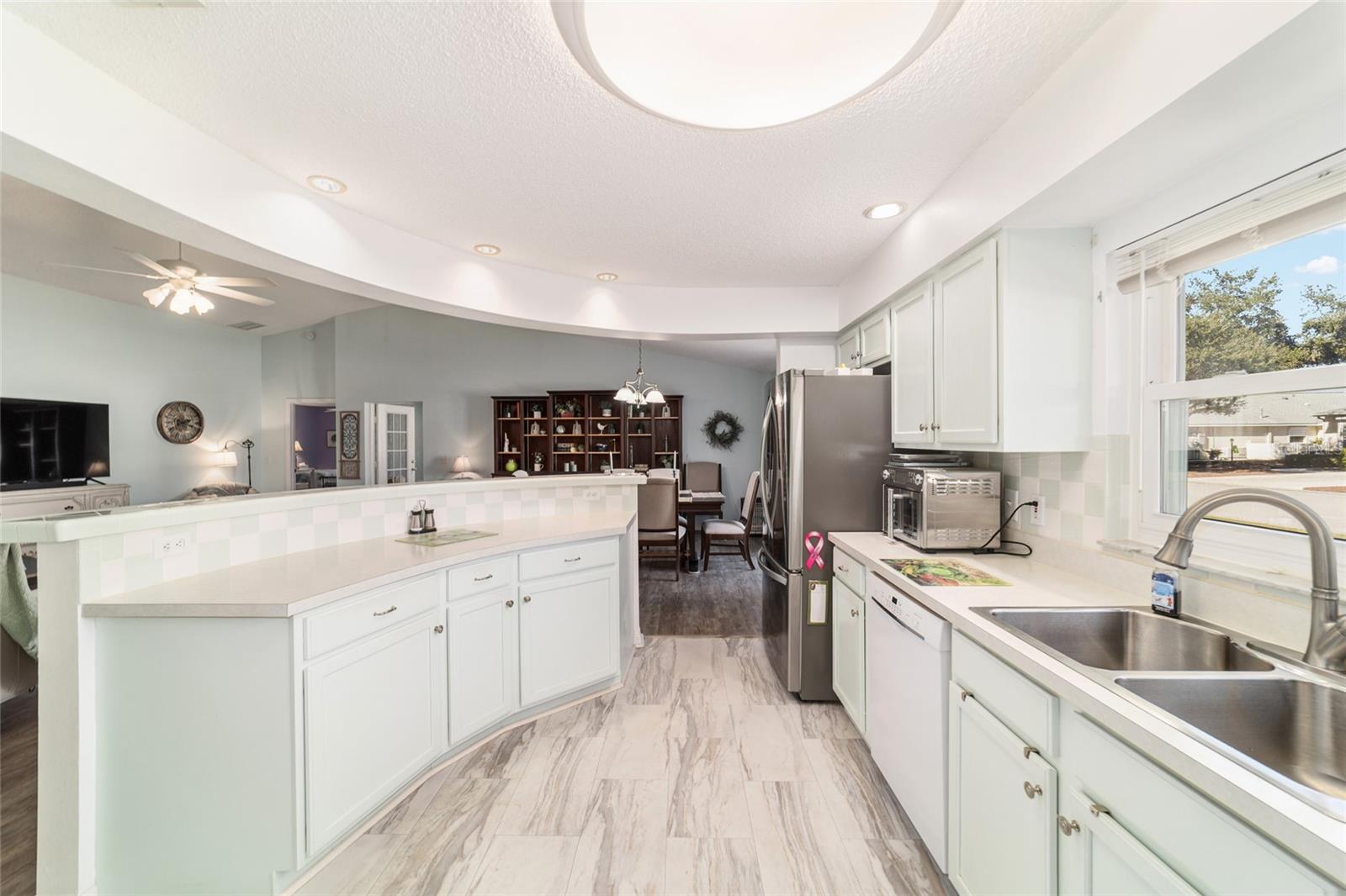 ON TOP OF THE WORLD - Residential