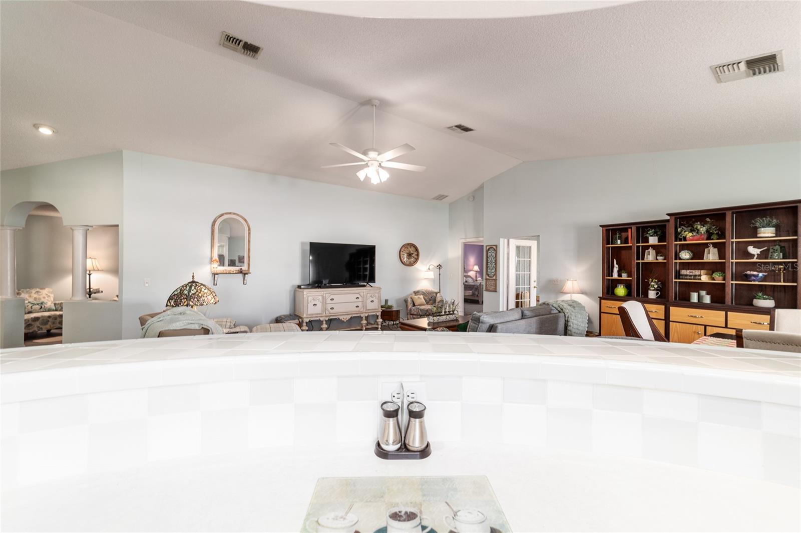 ON TOP OF THE WORLD - Residential