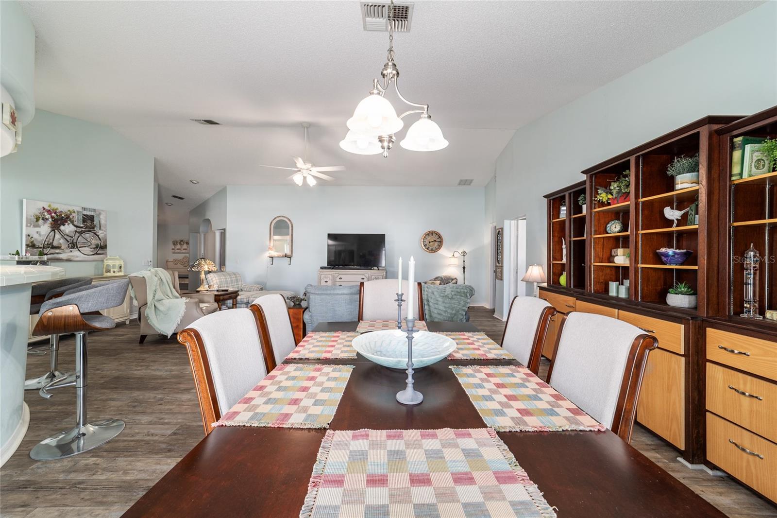 ON TOP OF THE WORLD - Residential