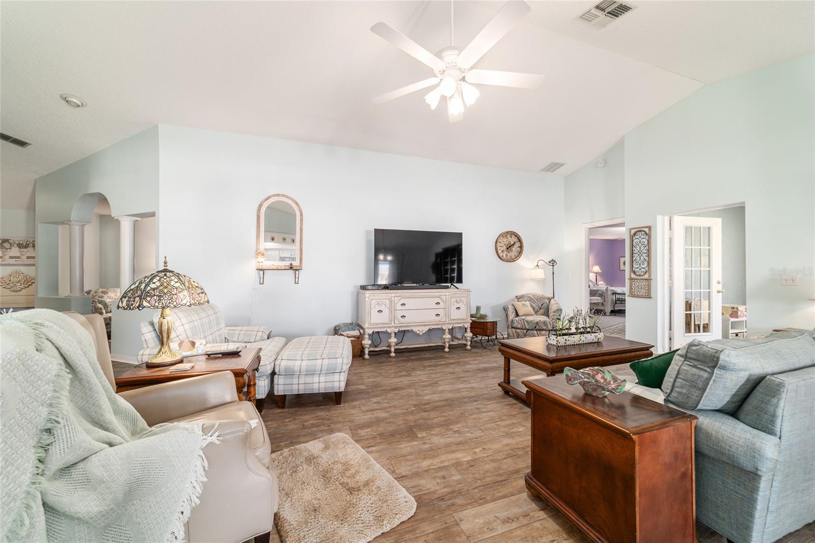 ON TOP OF THE WORLD - Residential