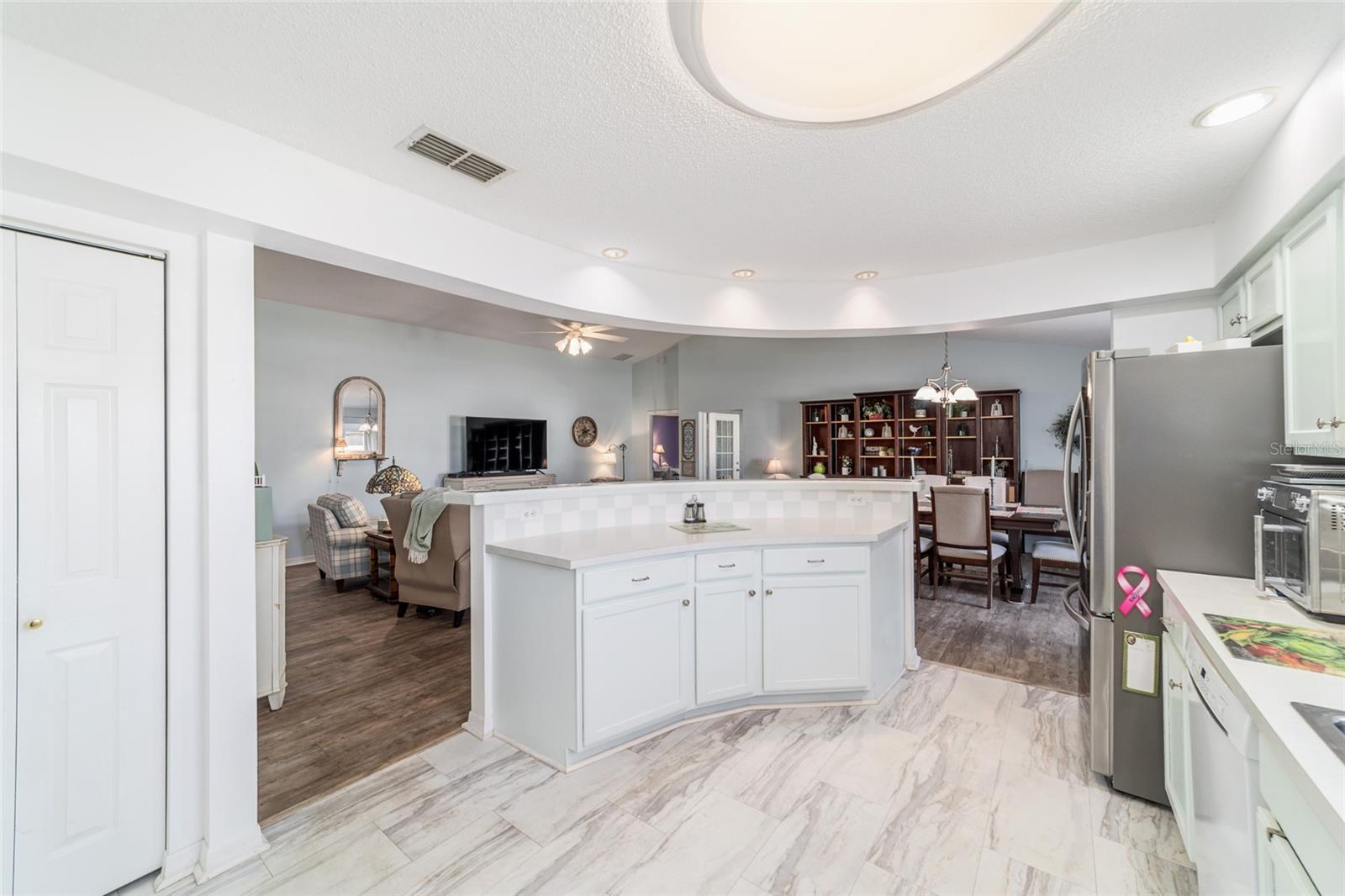 ON TOP OF THE WORLD - Residential