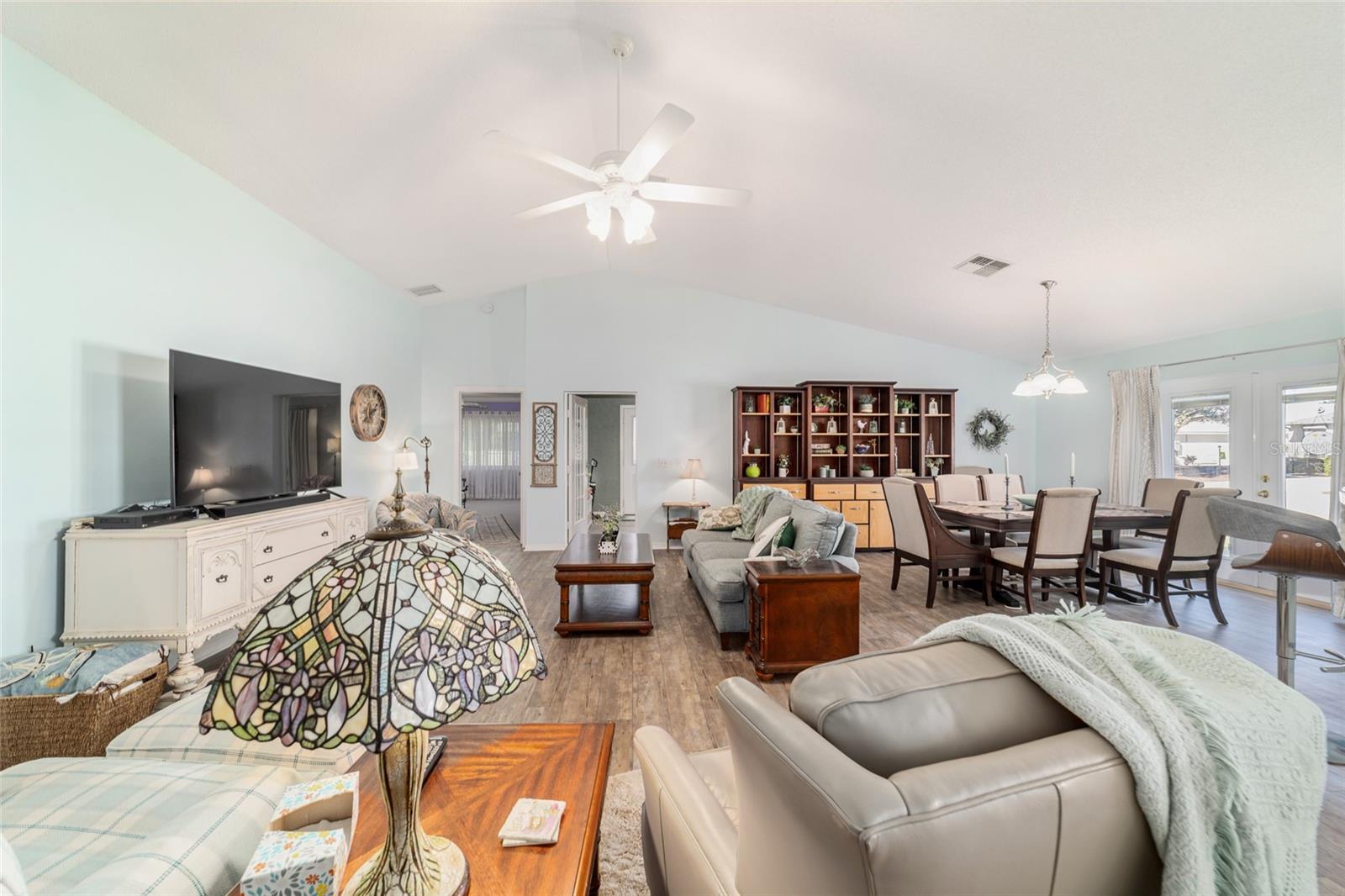 ON TOP OF THE WORLD - Residential