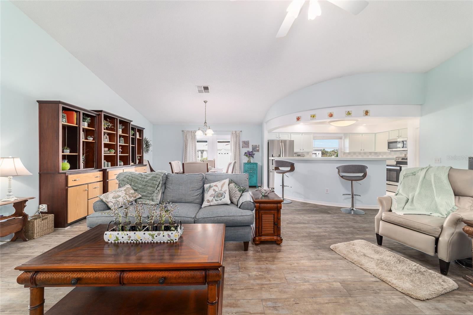 ON TOP OF THE WORLD - Residential