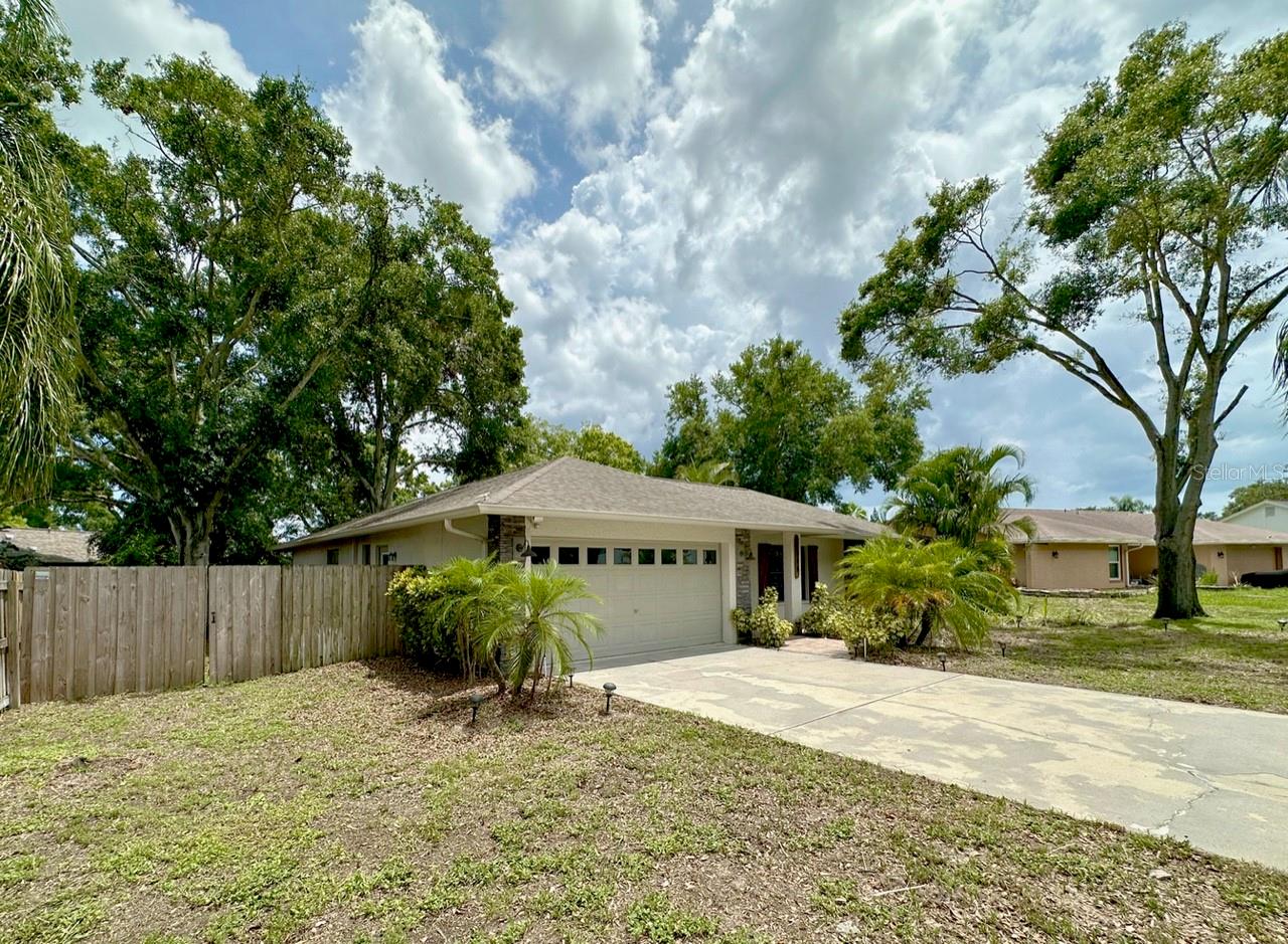 1548 FOXBORO DRIVE