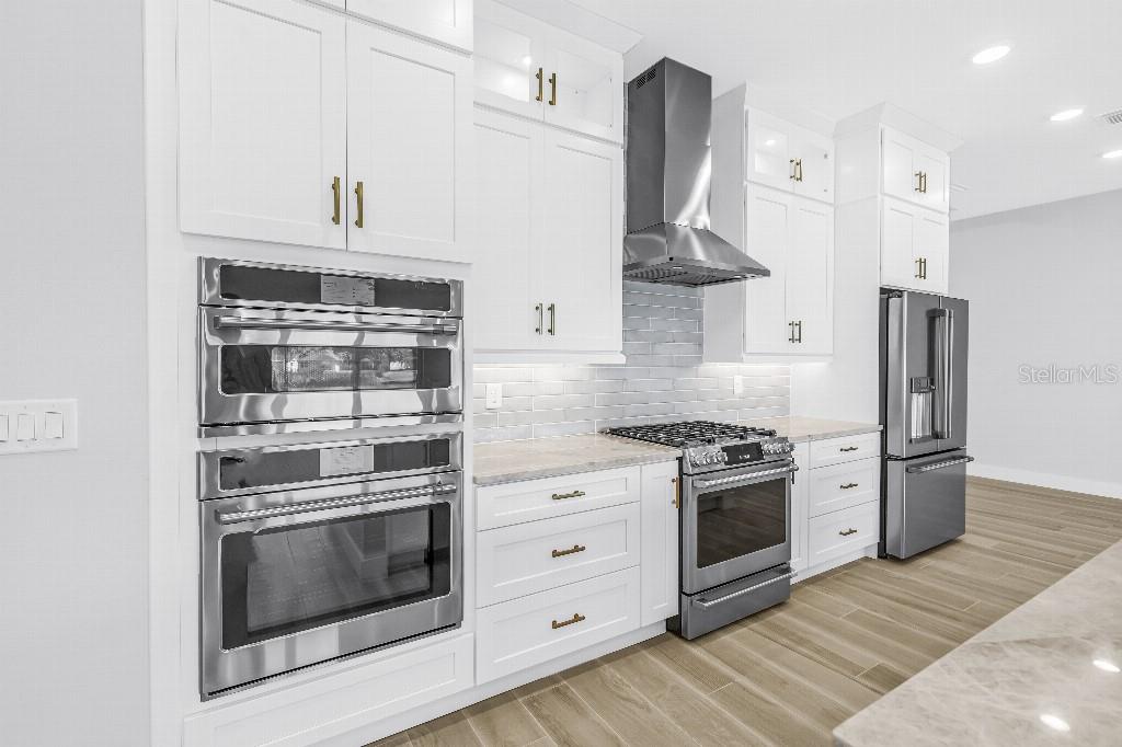 RIVIERA BAY - Residential