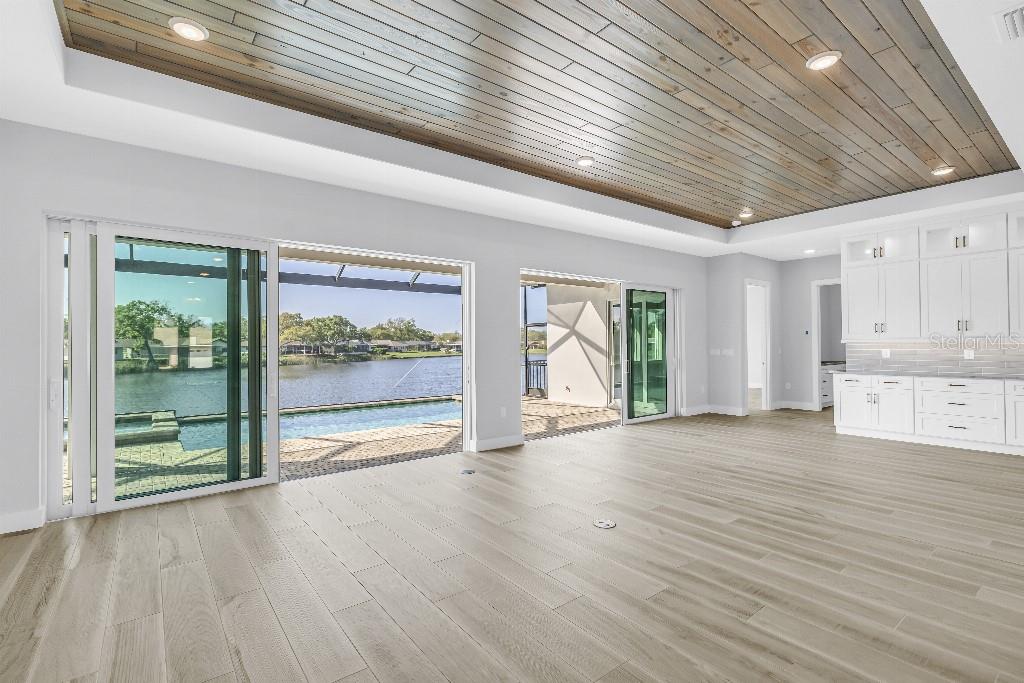 RIVIERA BAY - Residential