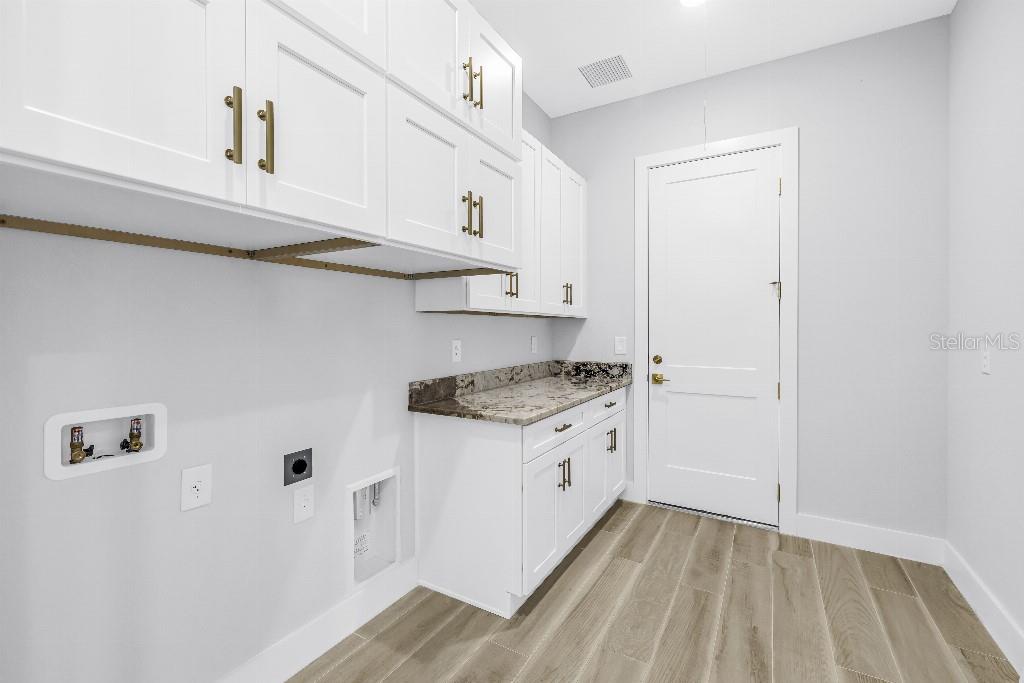 RIVIERA BAY - Residential