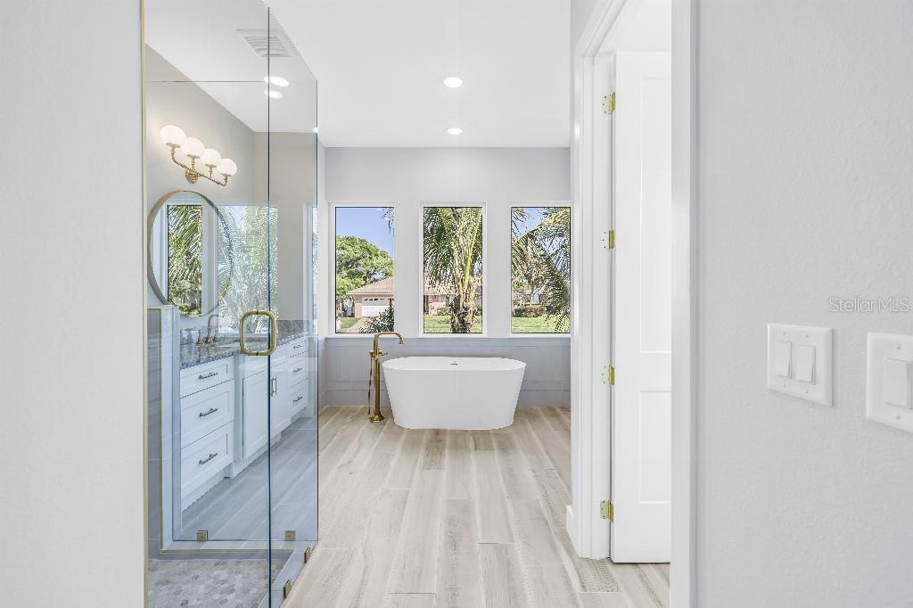 RIVIERA BAY - Residential