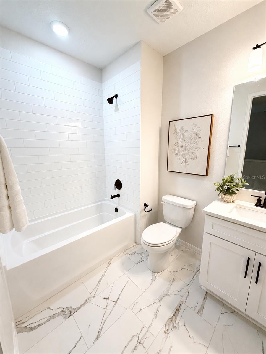 RIVER OAKS TOWNHOMES LLC - Residential