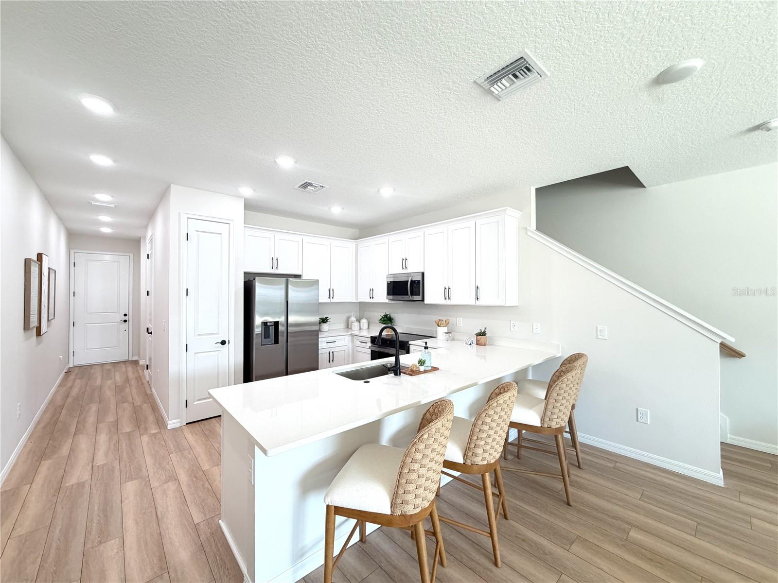 RIVER OAKS TOWNHOMES LLC - Residential