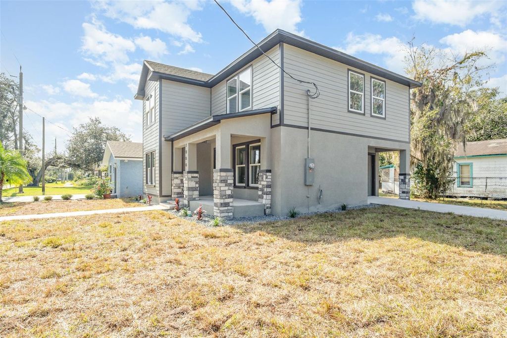 Photo of 1000 S Locust Avenue, Sanford, FL 32771 (MLS # O6363745)