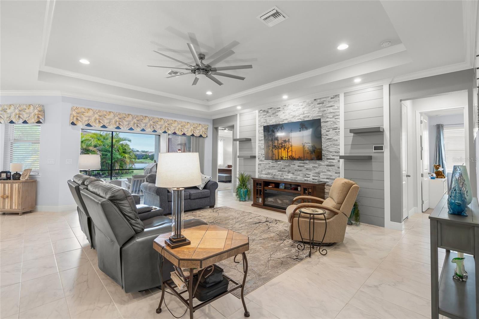 SUNRISE PRESERVE - Residential