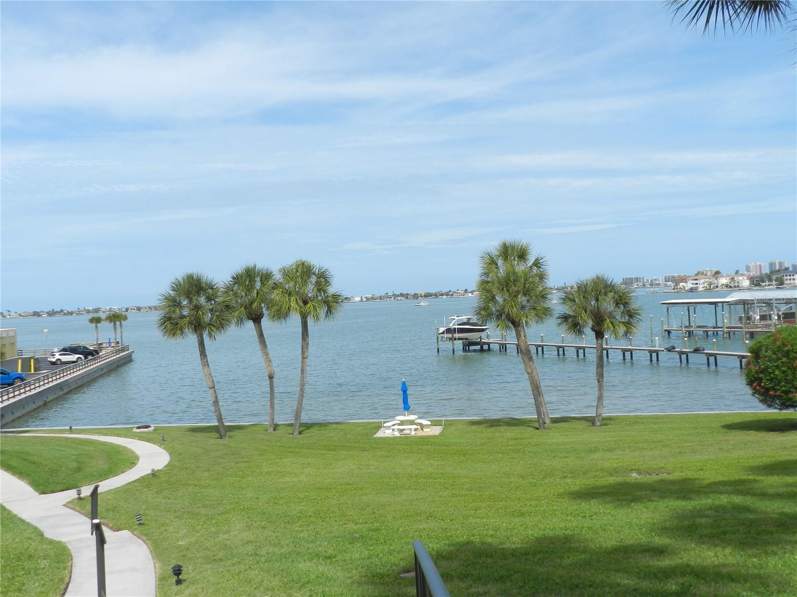 HARBOUR CLUB CONDO 1 - Residential