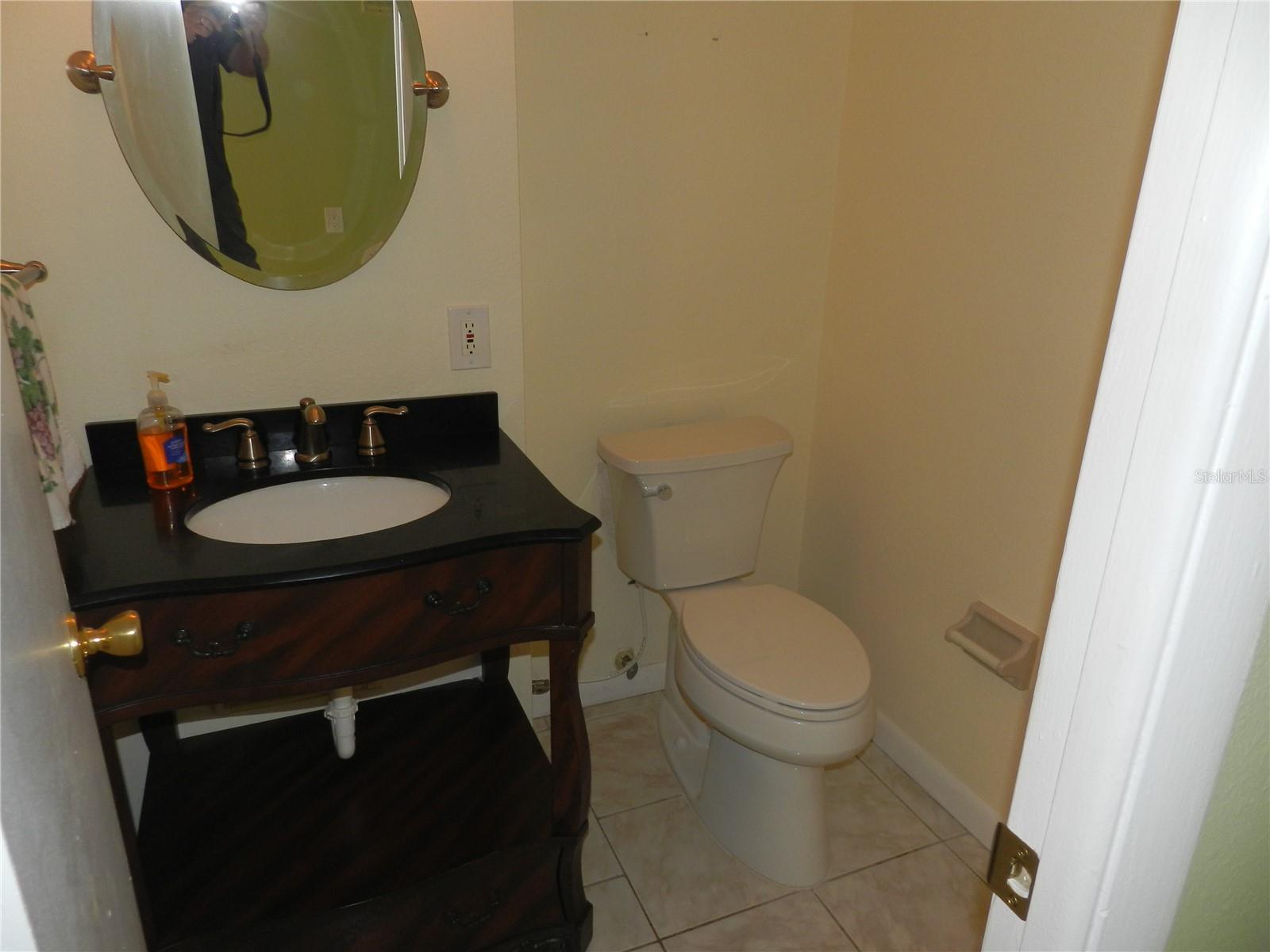 HARBOUR CLUB CONDO 1 - Residential