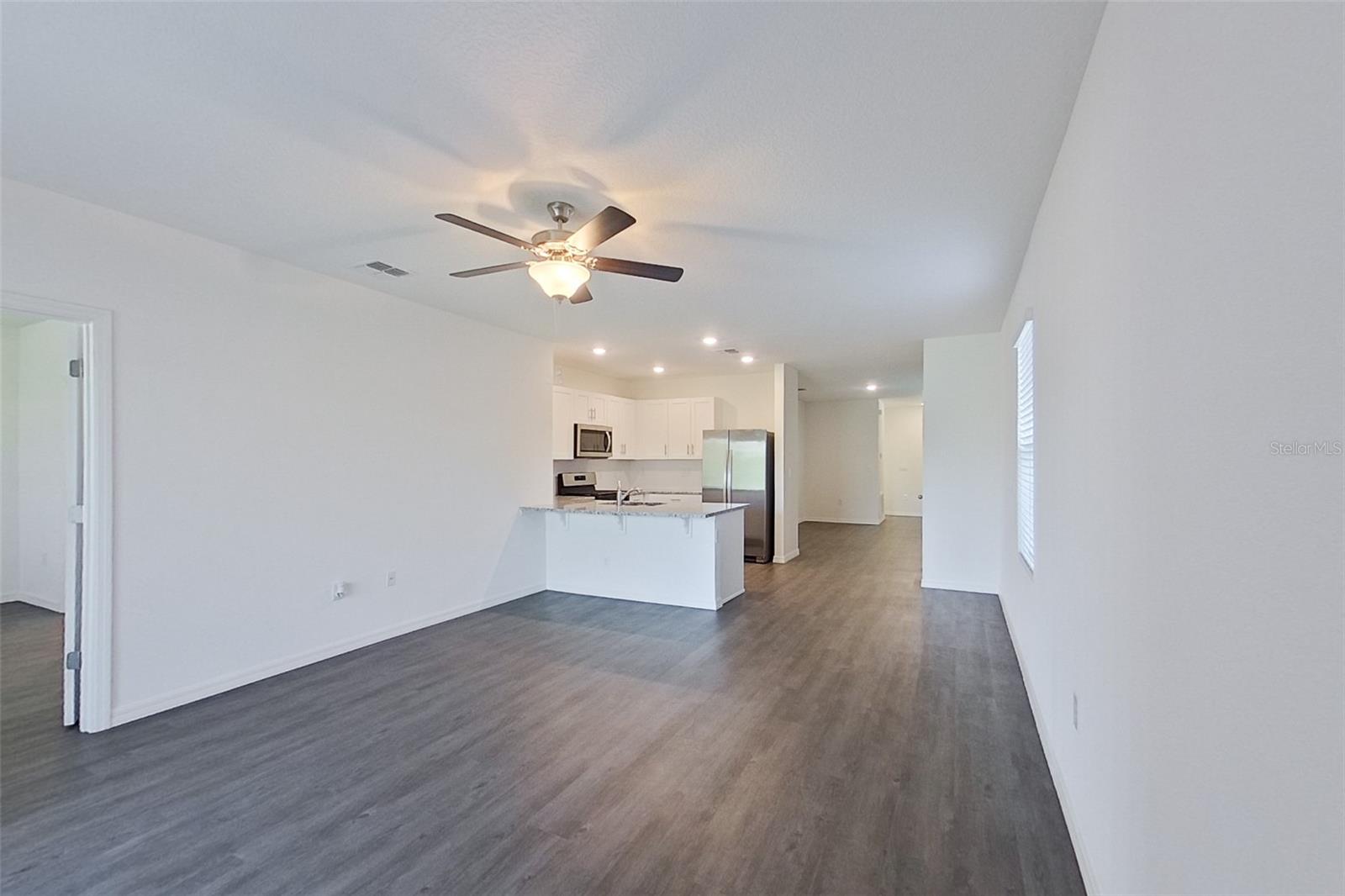 LAKE GRIFFIN RESERVE - Residential Lease