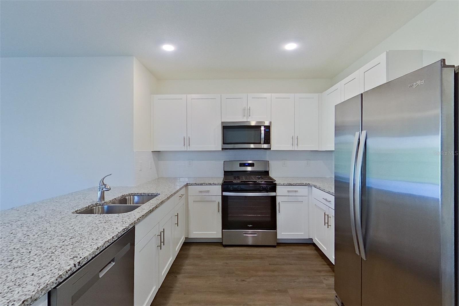 LAKE GRIFFIN RESERVE - Residential Lease