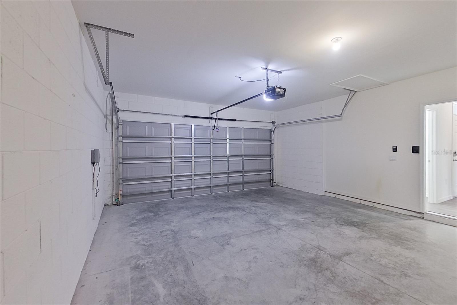 LAKE GRIFFIN RESERVE - Residential Lease