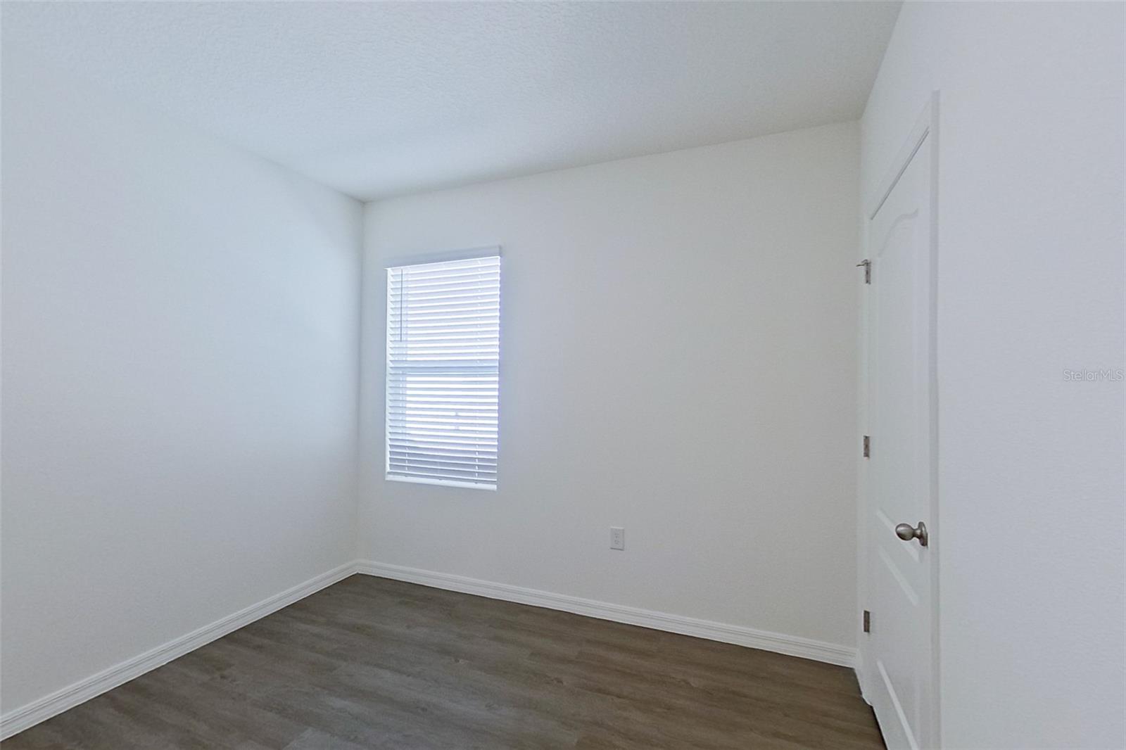 LAKE GRIFFIN RESERVE - Residential Lease