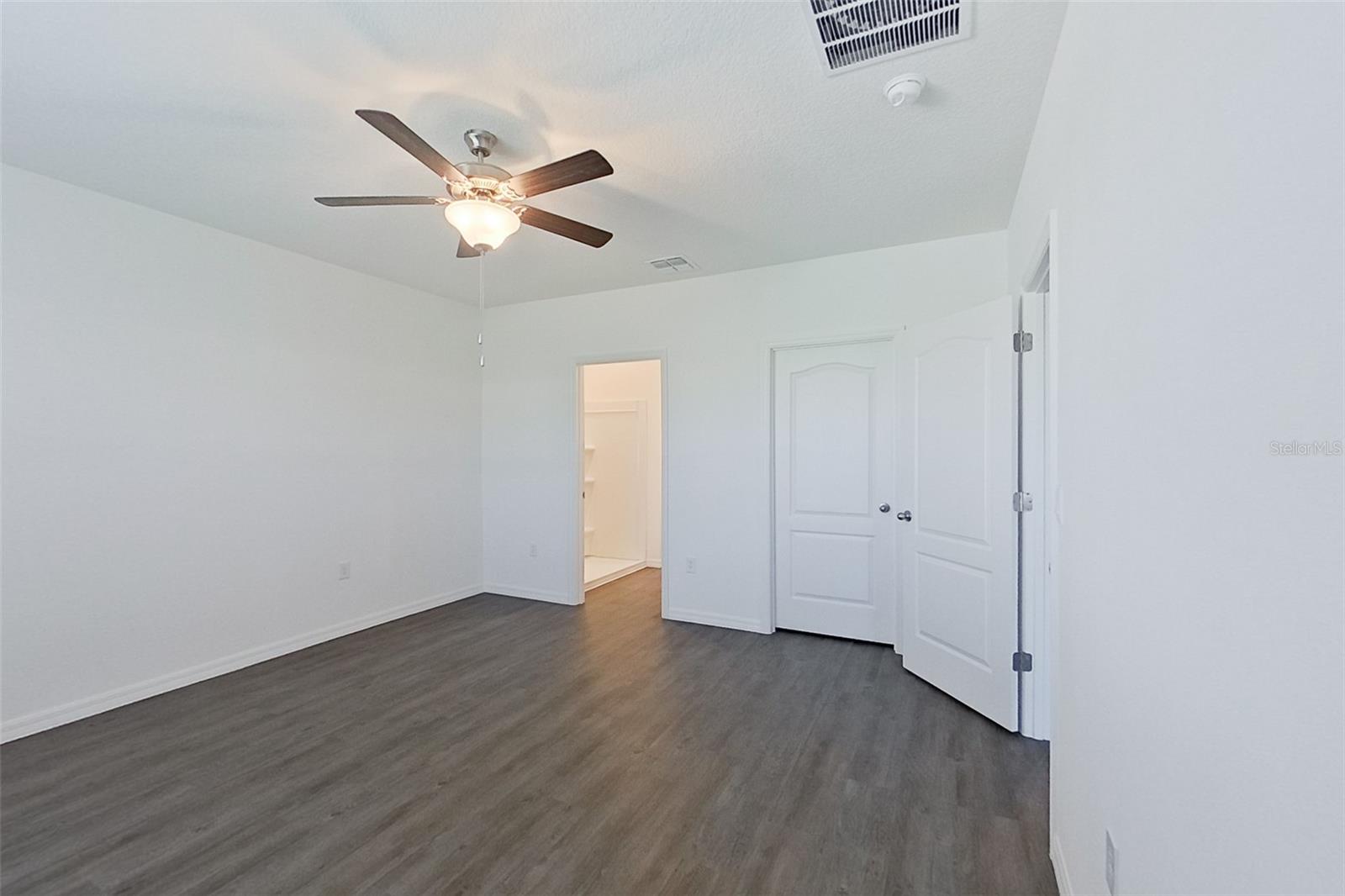 LAKE GRIFFIN RESERVE - Residential Lease