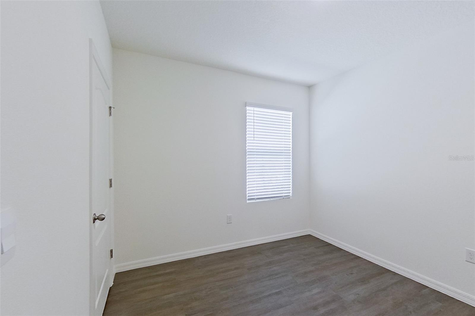 LAKE GRIFFIN RESERVE - Residential Lease