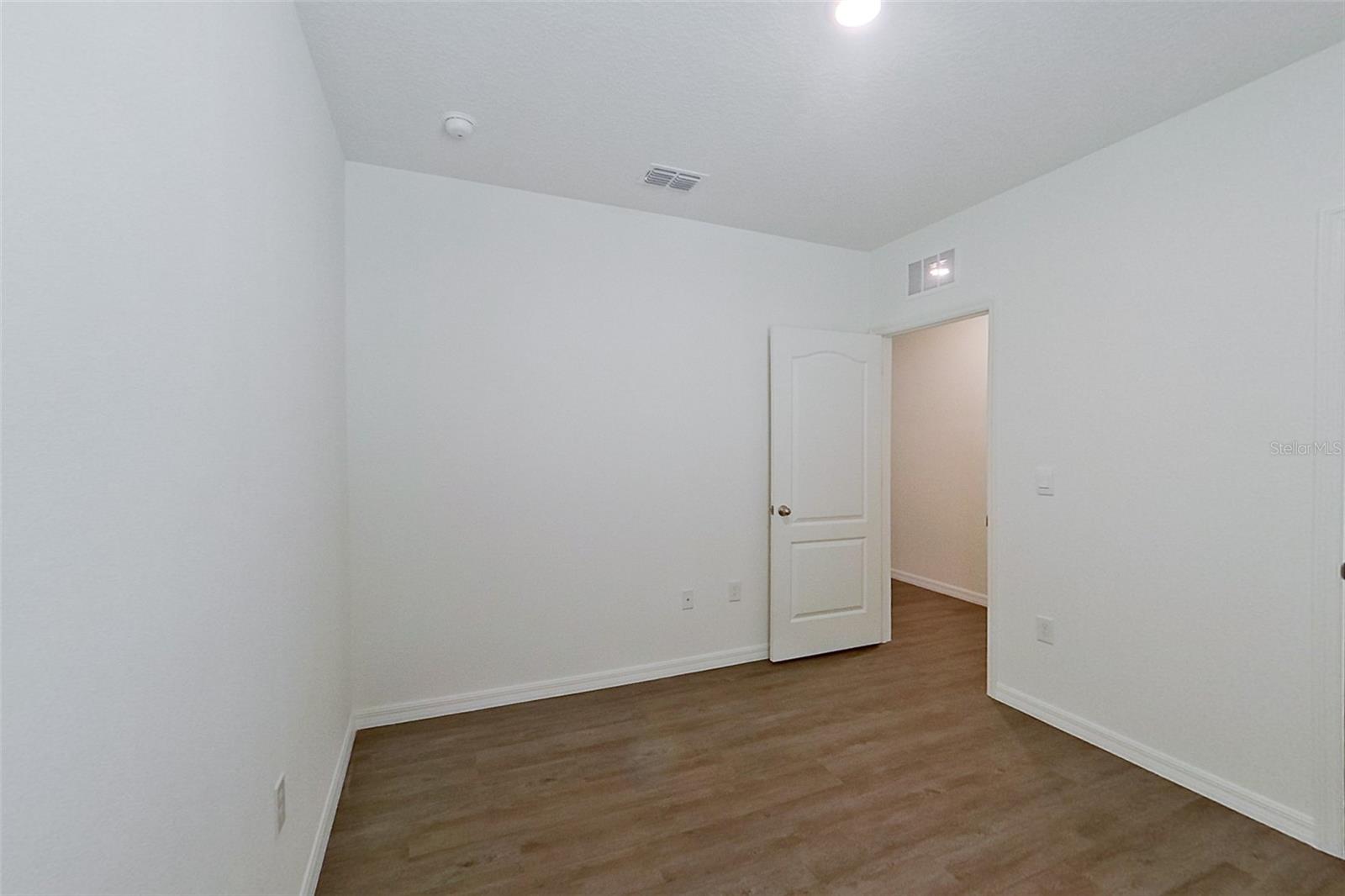 LAKE GRIFFIN RESERVE - Residential Lease