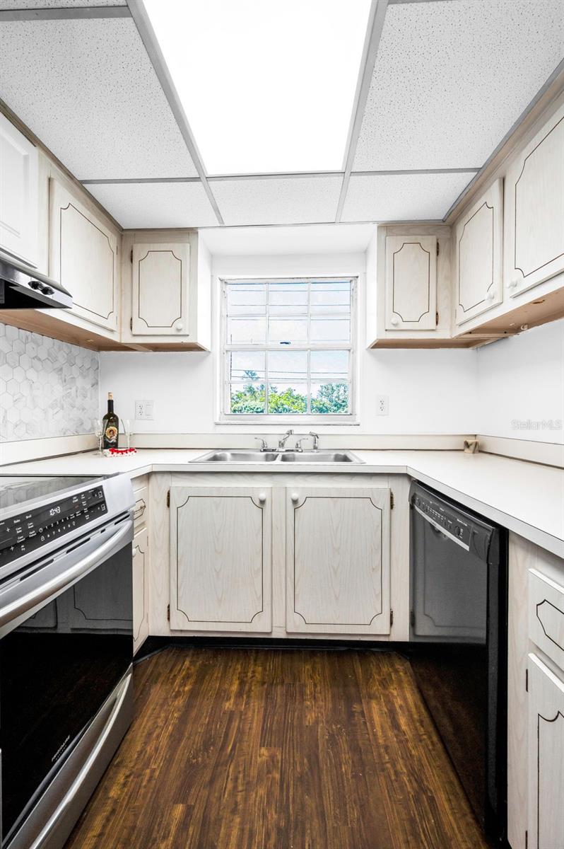 HARBOUR TOWNE CONDO - Residential