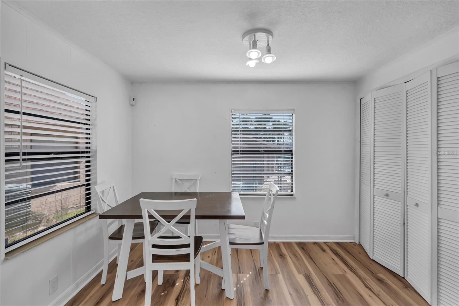 TOWNHOMES WINTER GARDEN - Residential