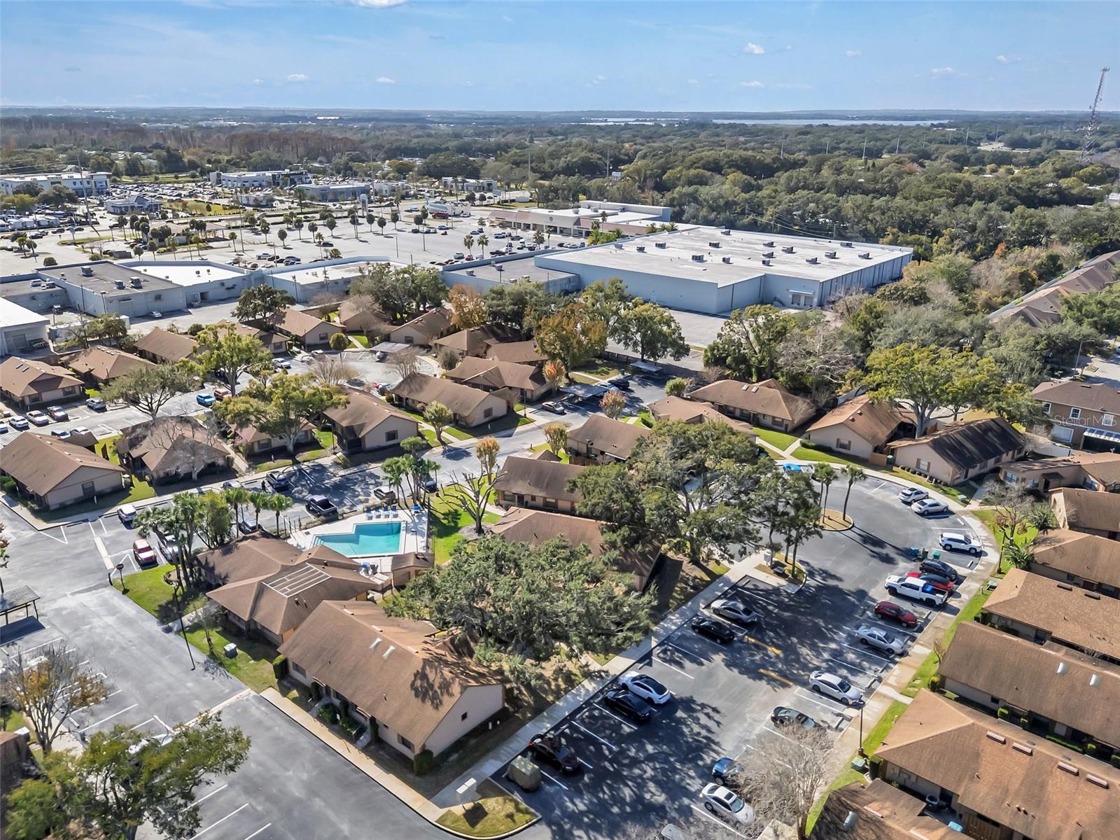 TOWNHOMES WINTER GARDEN - Residential