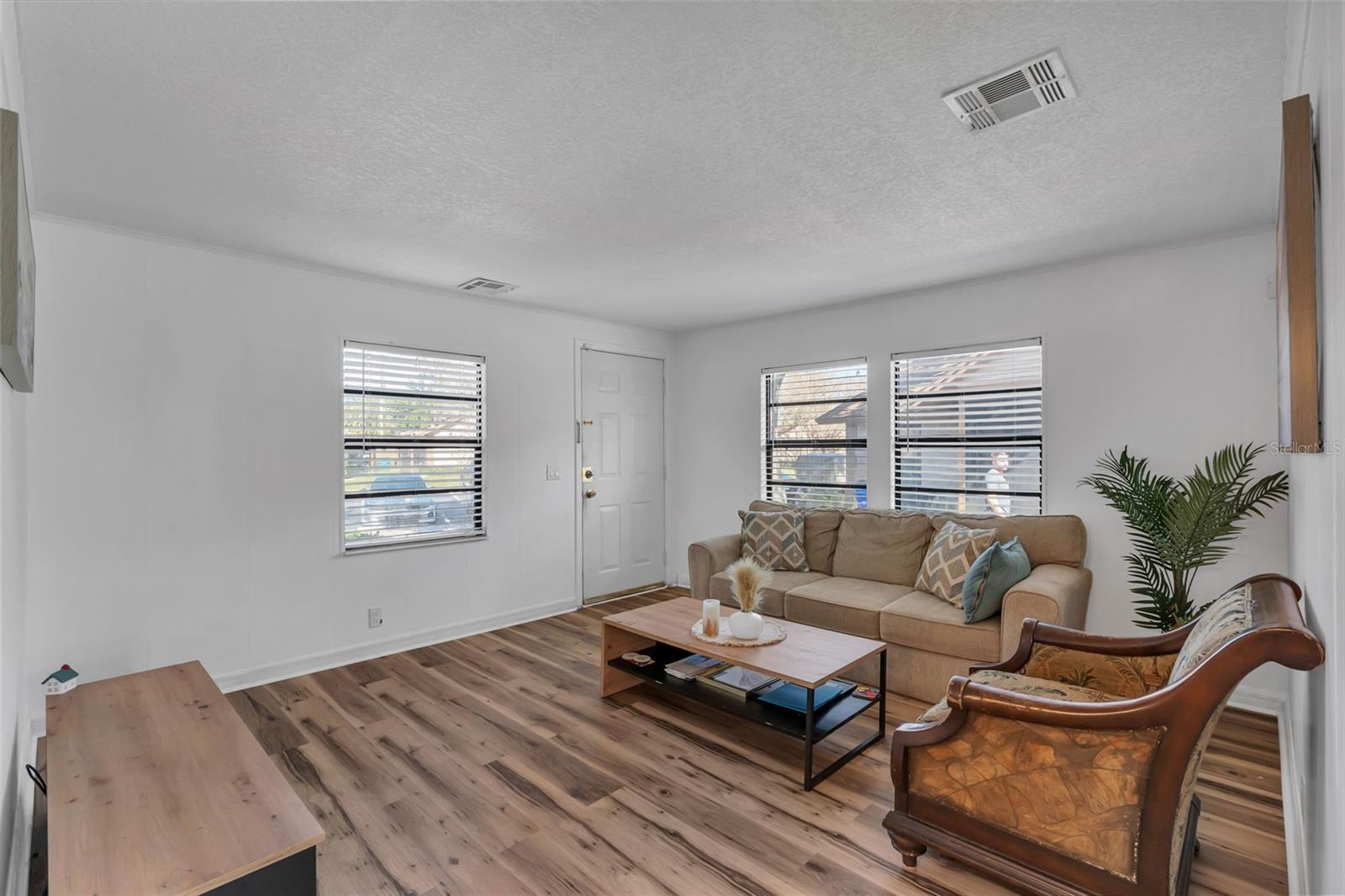 TOWNHOMES WINTER GARDEN - Residential