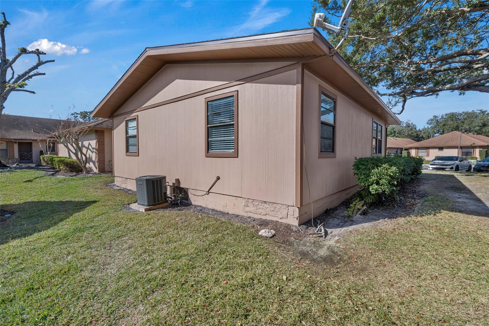 TOWNHOMES WINTER GARDEN - Residential