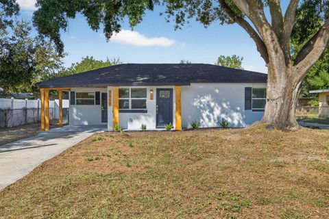 Photo of 7908 Croton Avenue, Tampa, FL 33619 (MLS # TB8451183)