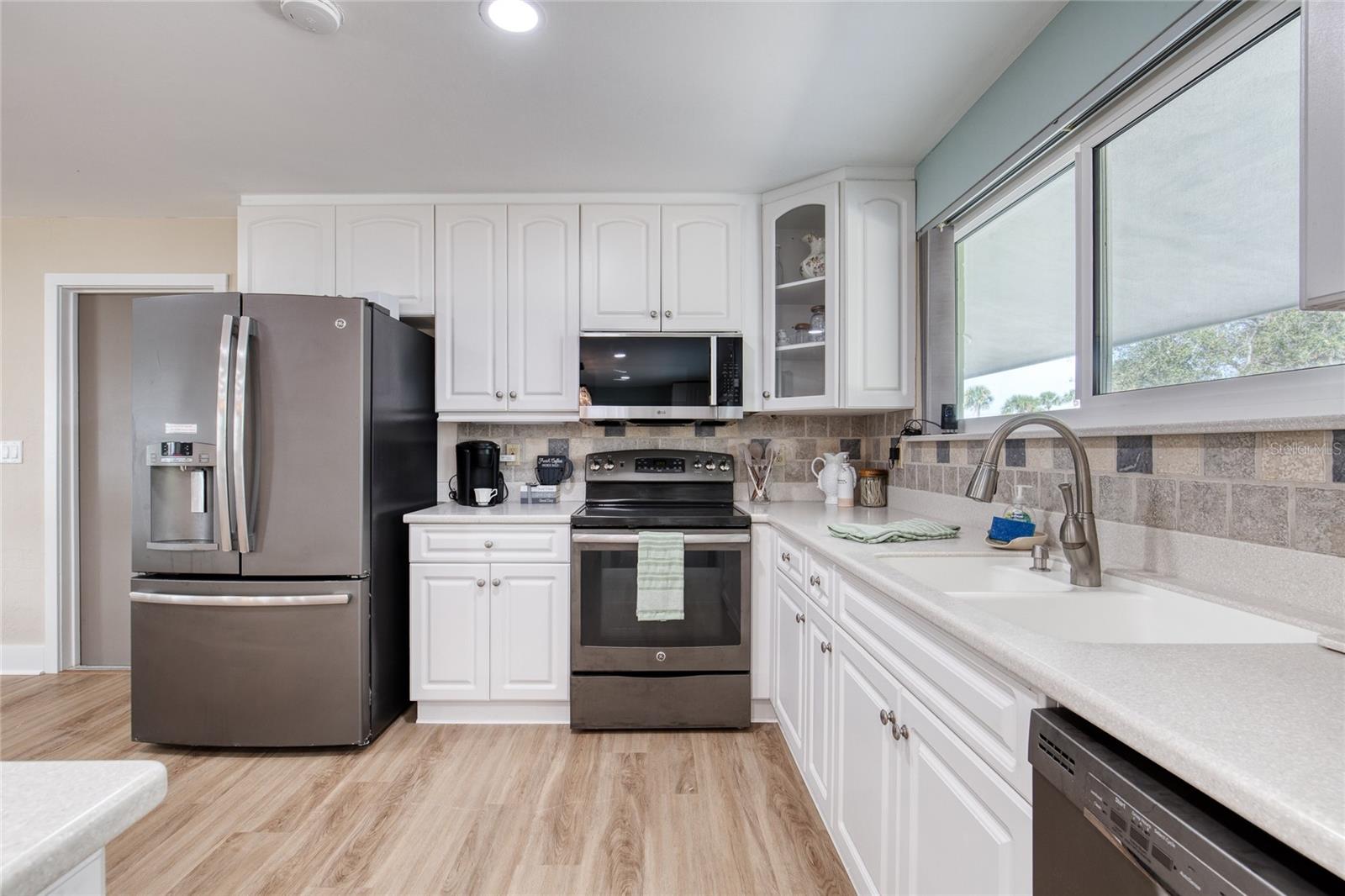 BELLAIR SHORES - Residential