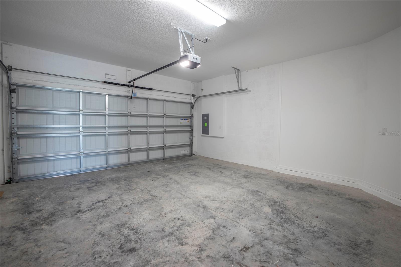 SHORELINE REP - Residential Lease